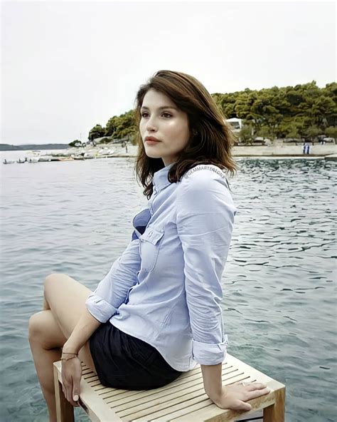 gemma arterton masturbation|The photos from this photoshoot are underrated :。